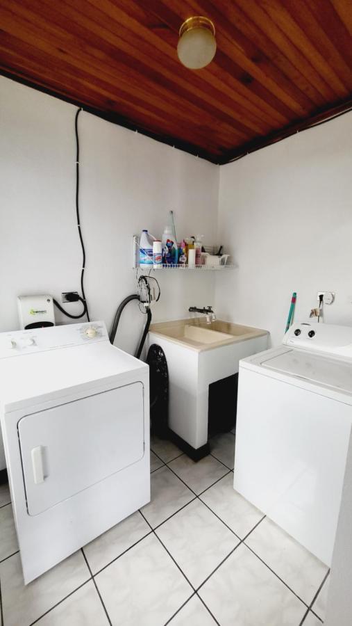 Don Carlos Place Upper Unit ألاخويلا المظهر الخارجي الصورة
