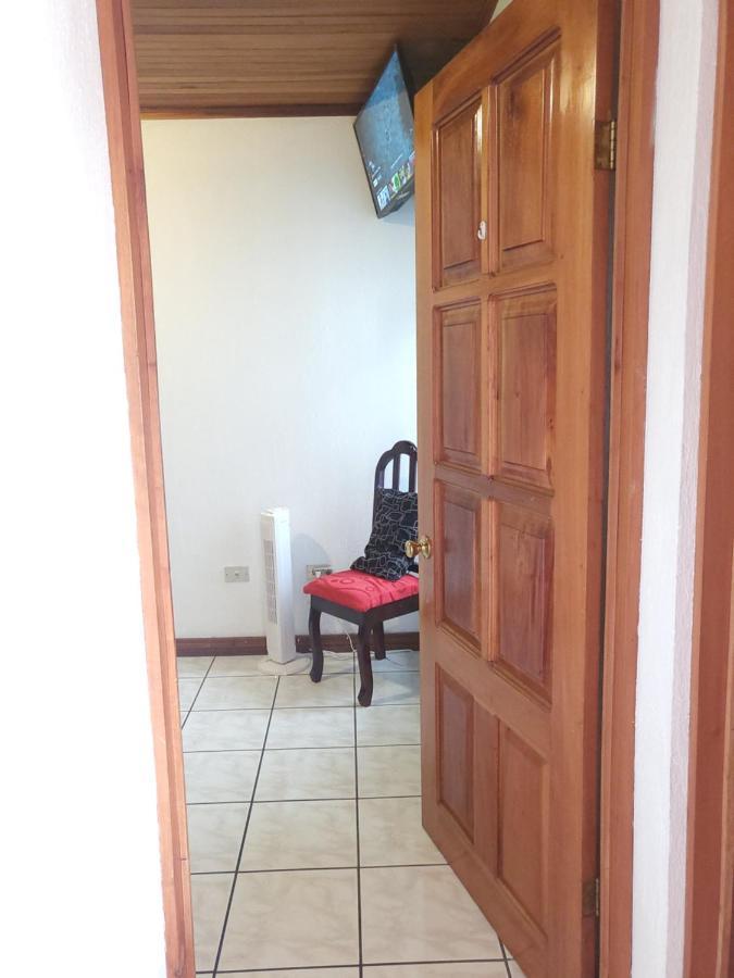 Don Carlos Place Upper Unit ألاخويلا المظهر الخارجي الصورة