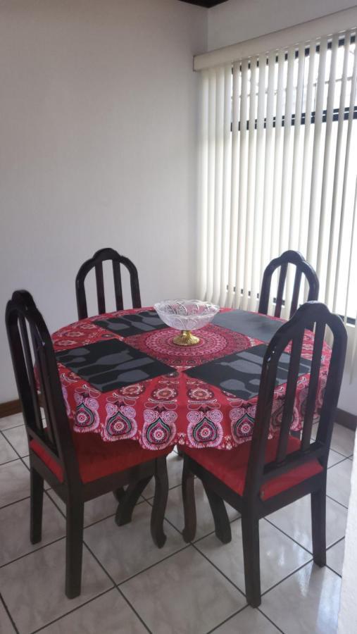 Don Carlos Place Upper Unit ألاخويلا المظهر الخارجي الصورة