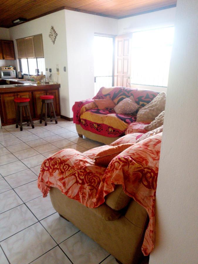 Don Carlos Place Upper Unit ألاخويلا المظهر الخارجي الصورة